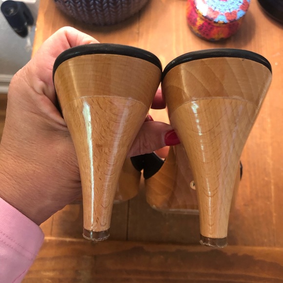 Kate Spade Wood Heel Bow Accent Slides - Size 9 - Picture 4 of 8